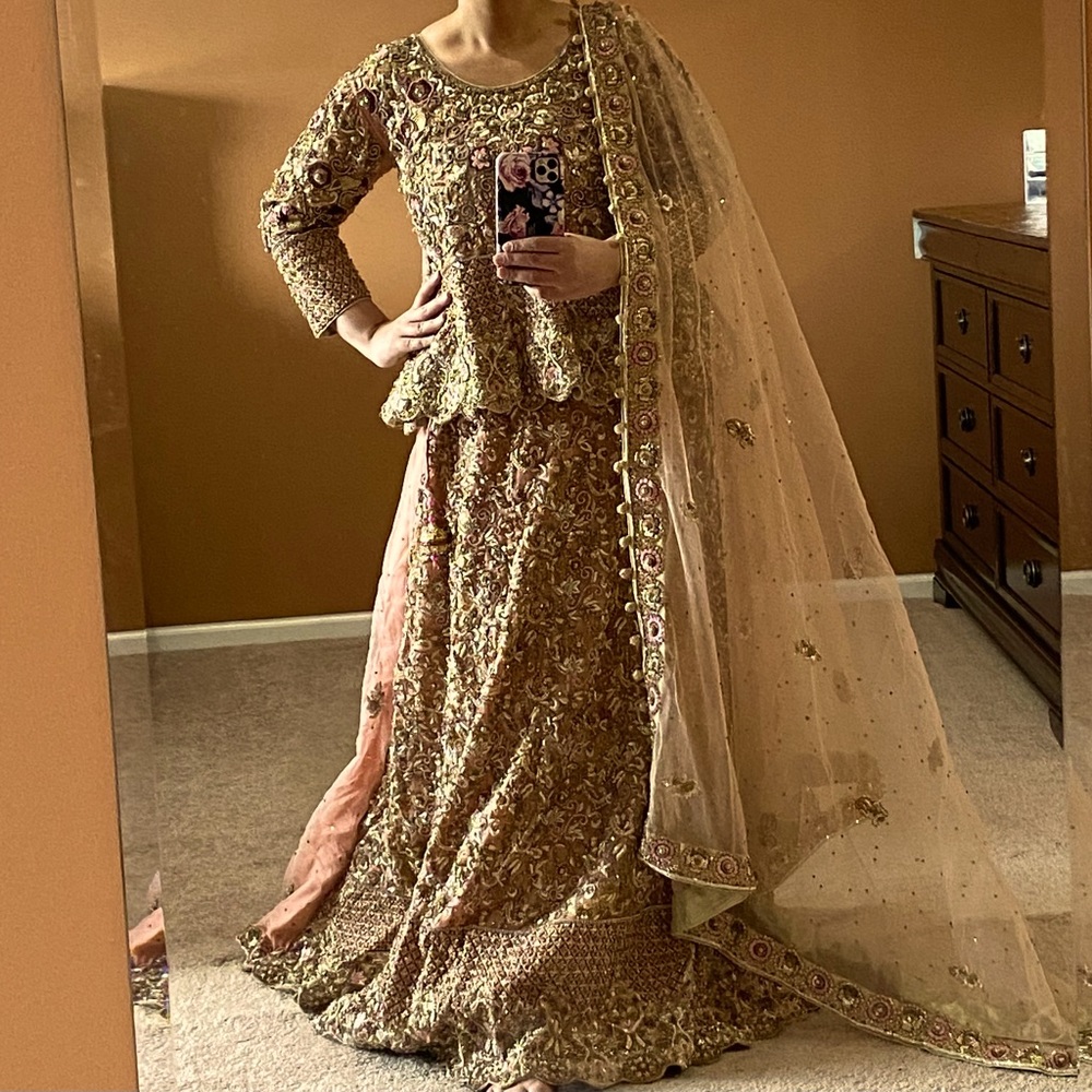 Wedding lehnga beautiful used for few hours